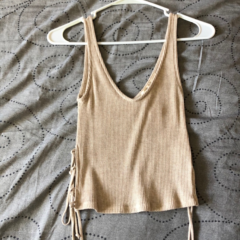 💥SALE💥 Tan crop top-urban outfitters.